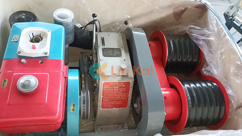 Ningbo LingKai-ren energia elektrikoko ekipamendua Omanera iristen da